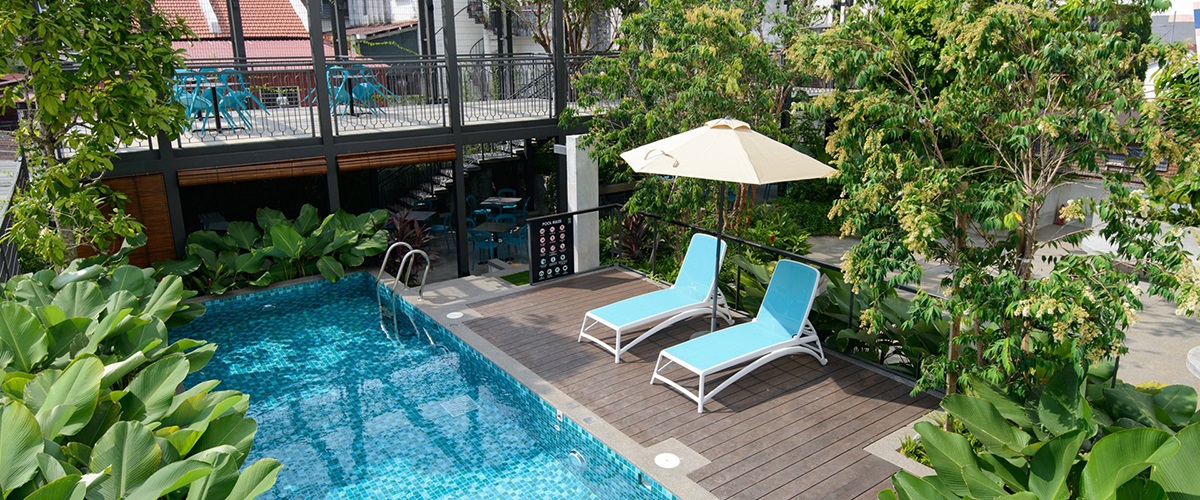 Bàn ghế hồ bơi sang trọng cho biệt thự