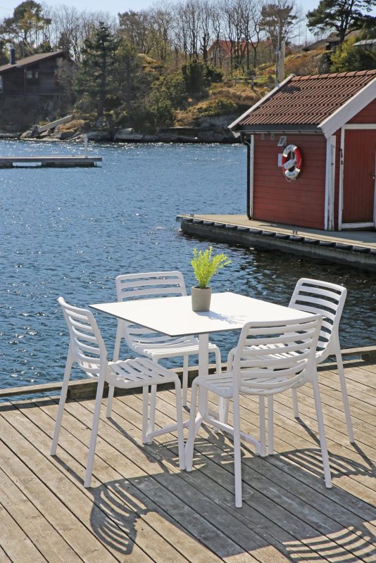 Bàn ghế sân vườn bằng nhựa cao cấp