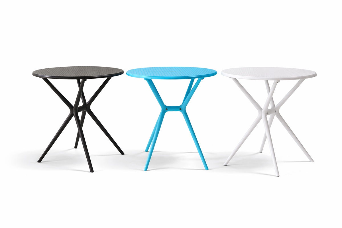 Bàn nhựa tròn ban công