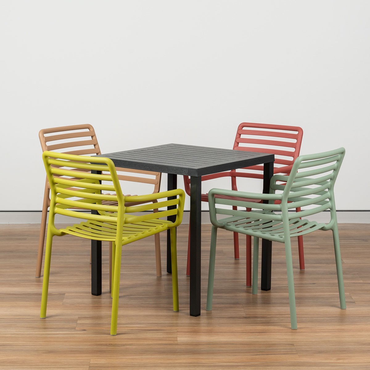 Nơi bán bàn ghế cafe sân vườn cao cấp